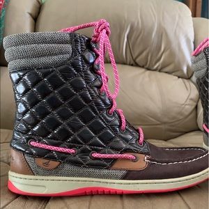 Sperry Topsider Boots Brown with Hot Pink Laces